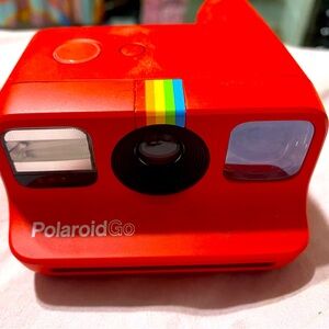 Polaroid Go instant camera! NEVER USED! NEW!